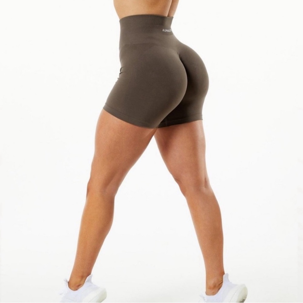 Alphalete Amplify Short 4.5” - Mocha